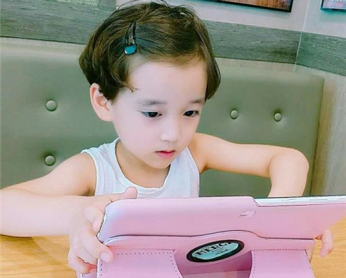 于姓男孩响亮顺口的名字精选