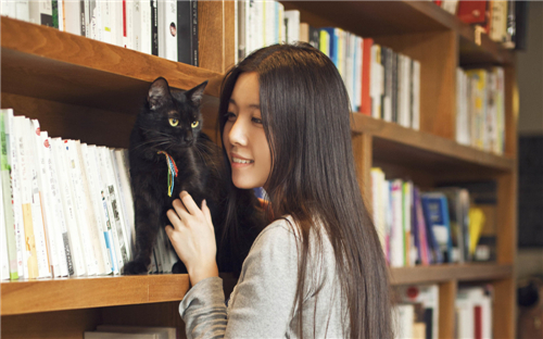 蓁蓁女孩寓意